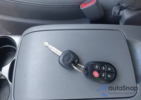 2009 Toyota Sienna Xle z USA, uszkodzony, nr VIN 5TDZK22C59S268329